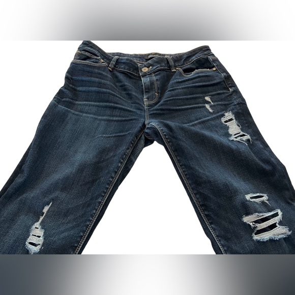 WHBM Dark Wash Distressed Crop Jean - Size 6 - Picture 3 of 7